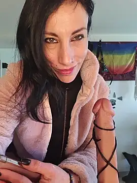 freyamoret (F milf) - Strap on Show!