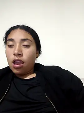 Webcam Model (AmberGold-) is live