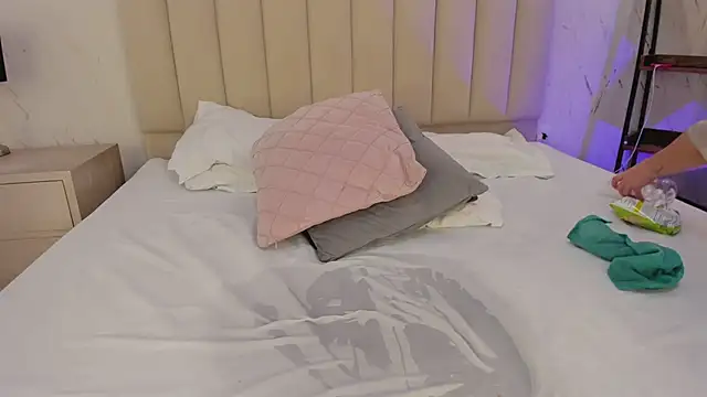 LilithHarperr_ webcam