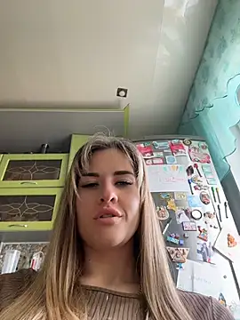 hotty_girls_here webcam