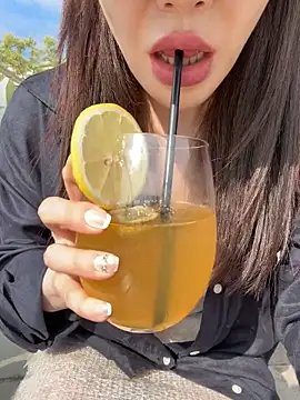 美女zhizhibaobei在线直播