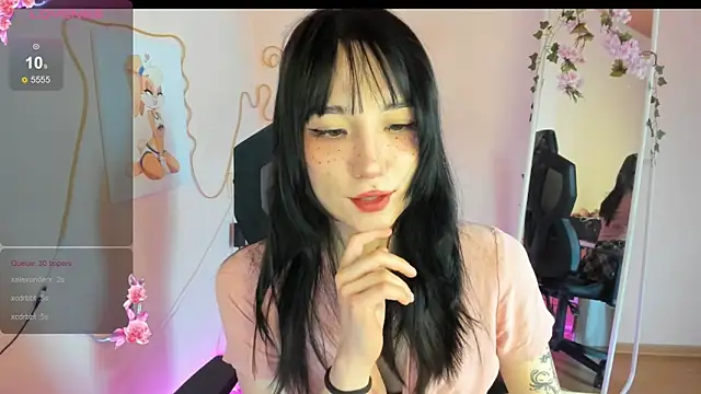 AliceeinWonderlanddd webcam