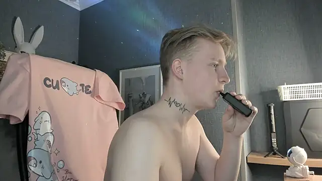 AlexxSweet webcam