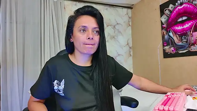 QueenSallyDesire webcam