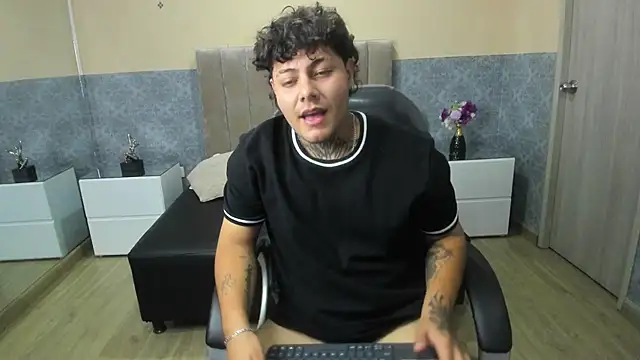 DAMON_SALVATTORE webcam