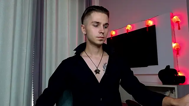 Joseph__Quinn webcam