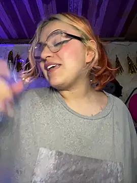 Sophia_Weest99 webcam