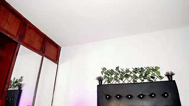 JERO_TEASE_S7S webcam