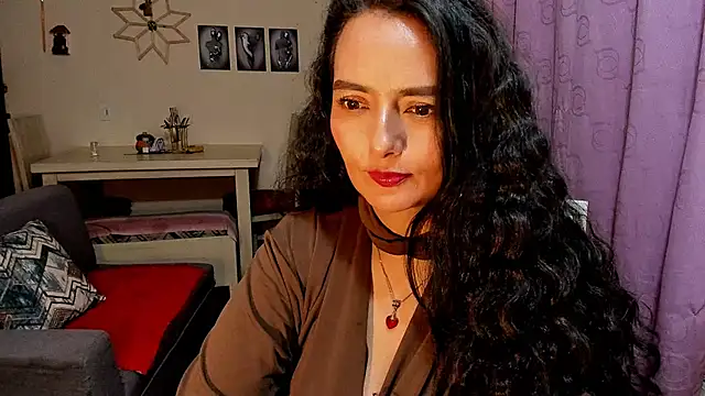 emma_luxy webcam