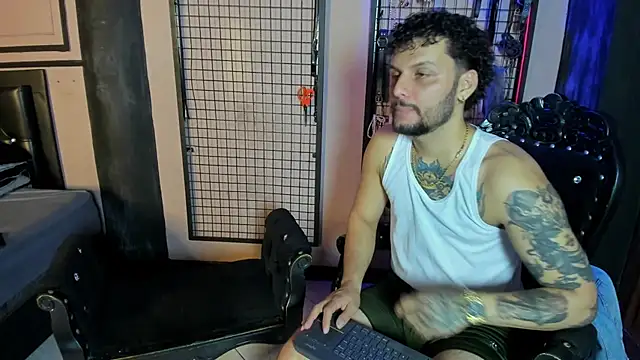 Twisted_Fantasy webcam