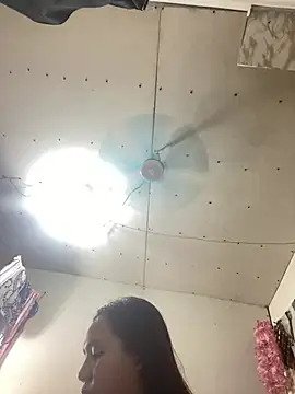 BestCausinEVER2324 webcam