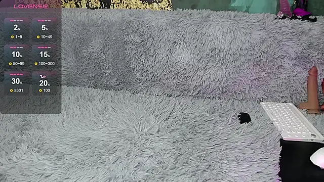 Kitten-Meow live sex cam