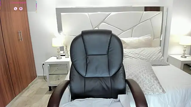 Natasha_Kiim_ webcam