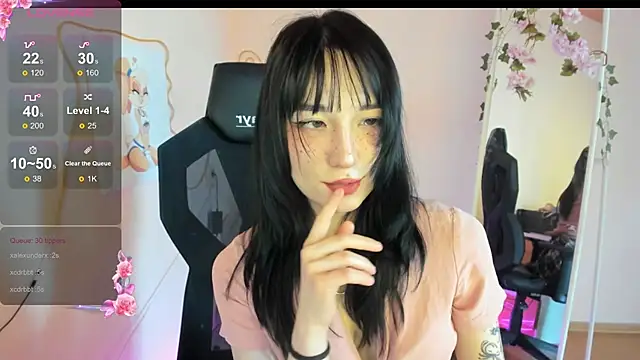 AliceeinWonderlanddd webcam