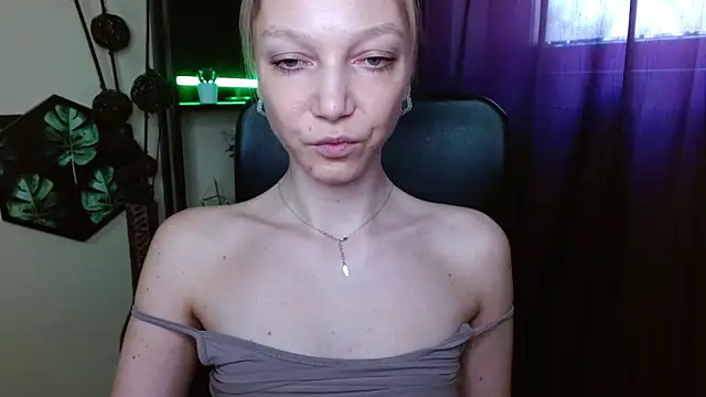 EmillyPlay webcam