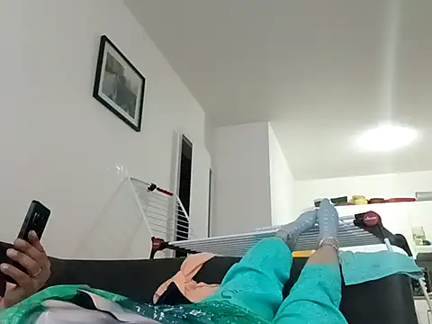 Jahudka47 live sex cam