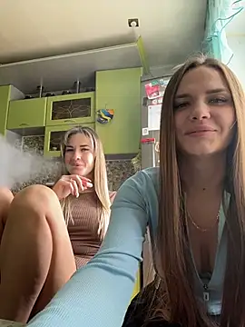 hotty_girls_here webcam