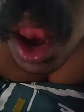 MidnightFlirtX webcam