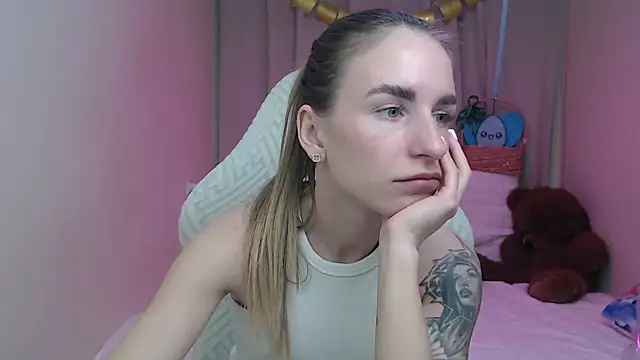 DeboraHorny webcam