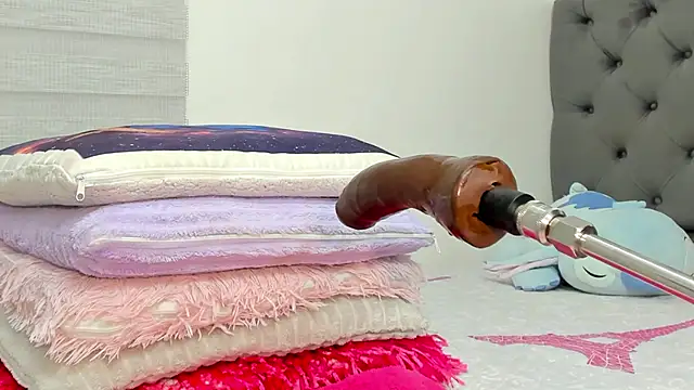 Elizabeth_18_ webcam