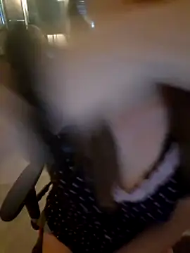 spritzmaus (F milf) - LT Surprise Vid/ Suck Dildo