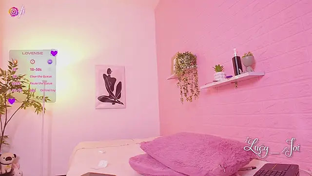Lucyanajoi webcam