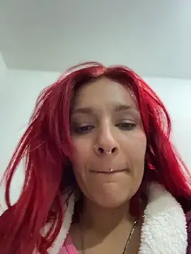 Amelie-RedHoney webcam