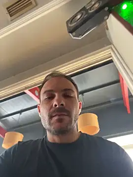 Adventurehotman webcam