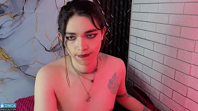 MaeveKuro live sex cam