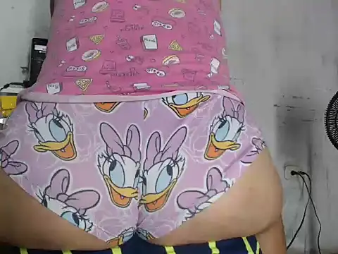 Liz_extreme_tb webcam