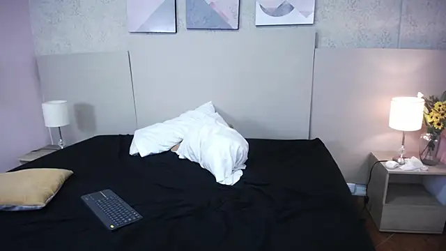 Camille_n_Shaggy webcam