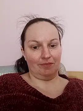 BustyLadyAlma webcam