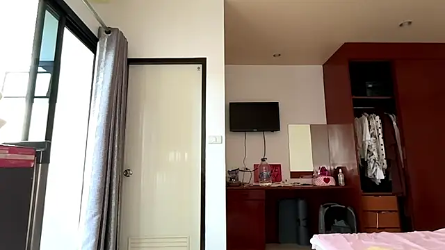 kamila_18_french webcam