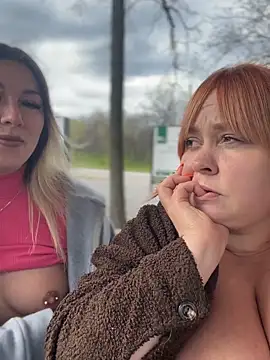 SweetCuteGirls1023 webcam