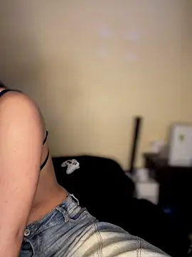 Laura-Khalifa from StripChat is Freechat