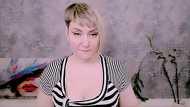 djullia - Djullia's free webcam - UK Sex Cams