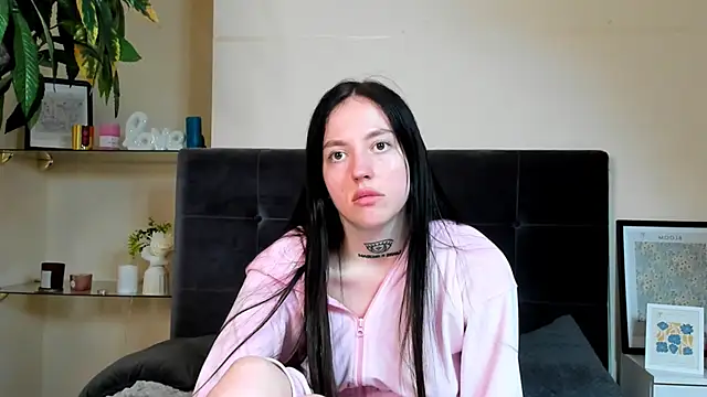 adrianacult - AdrianaCult's free webcam - UK Sex Cams