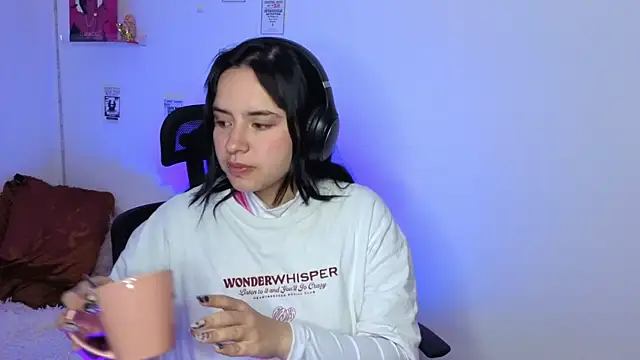 emily_lindey - Emily_Lindey's free webcam - UK Sex Cams