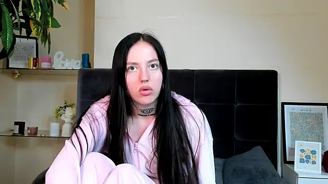 adrianacult - AdrianaCult's free webcam - UK Sex Cams