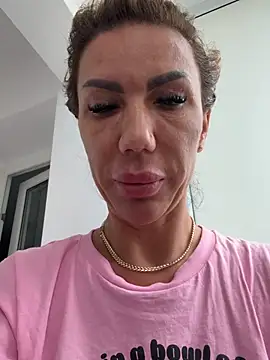 LoreennAny Stripchat cam model