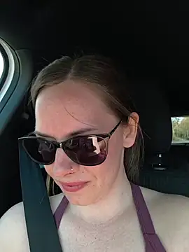 Squirtingcouple9094's room