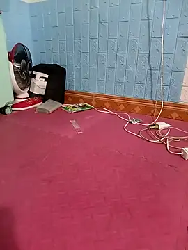 Emily-lonelyy webcam