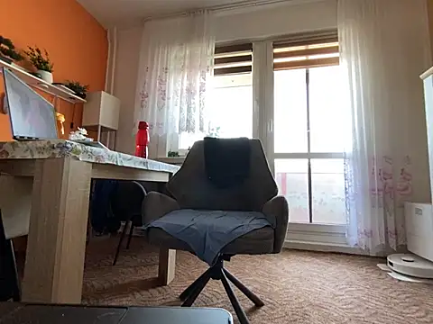 smaili1513 live sex cam