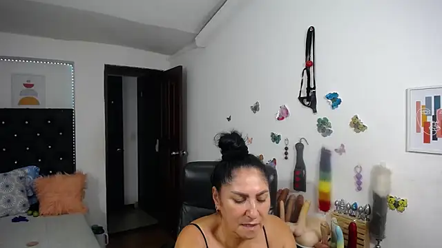 mature_bigboobs10 webcam