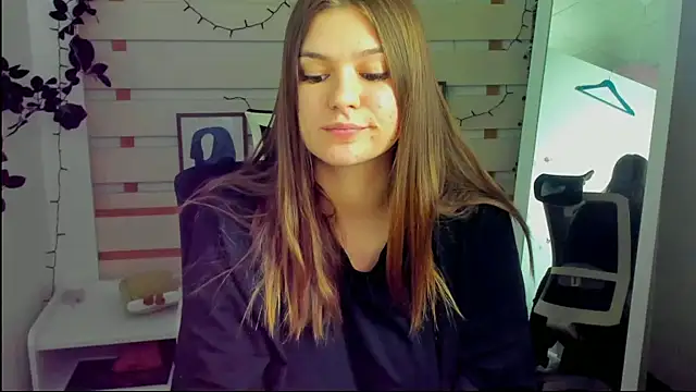 Josephine_Kiss webcam