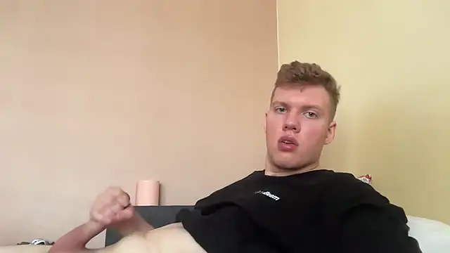 sexybooii6968 webcam