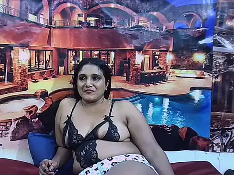 IndianSexyLady20 webcam