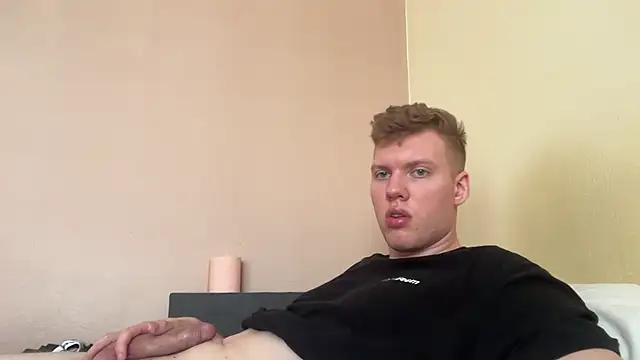 sexybooii6968 webcam
