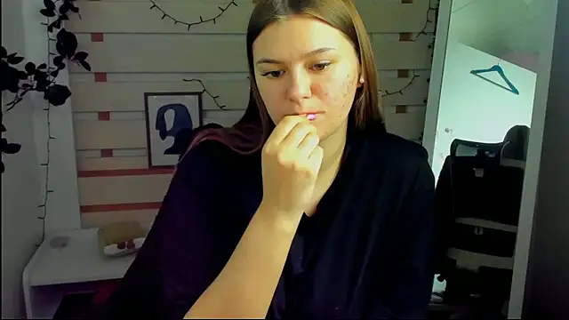 Josephine_Kiss webcam