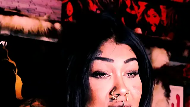 indian_dreamgirl webcam